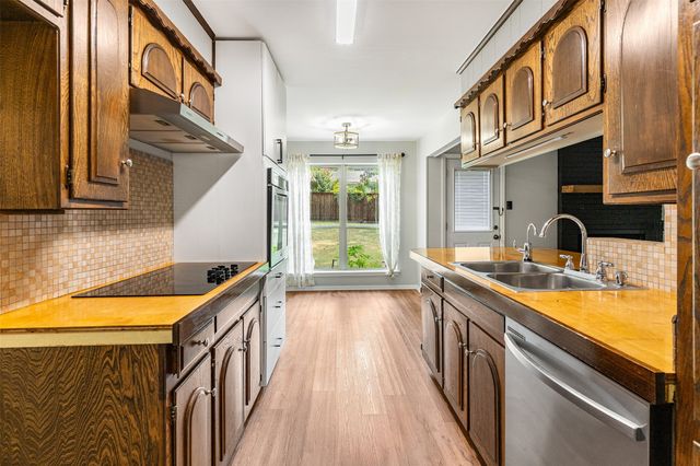 1613 Janice Lane, Fort Worth, TX 76112