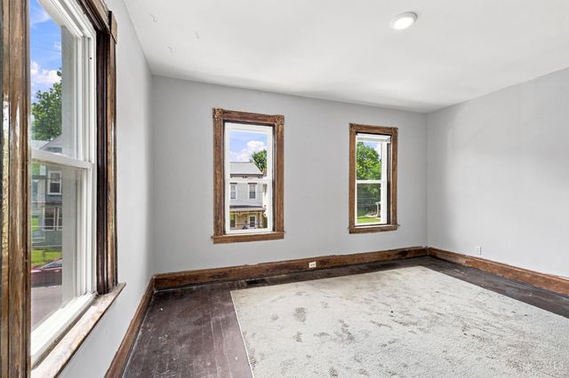 2530 Hemlock Street, Cincinnati, OH 45206