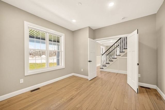 10 Falcon Dr, Shrewsbury, MA 01545