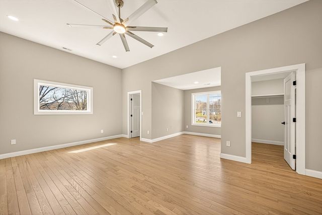 10 Falcon Dr, Shrewsbury, MA 01545