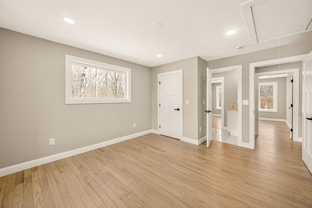 10 Falcon Dr, Shrewsbury, MA 01545