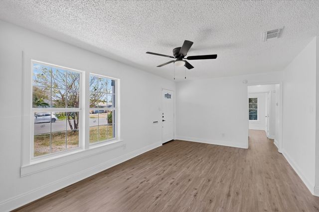 5586 Pinson Street, Fort Worth, TX 76119