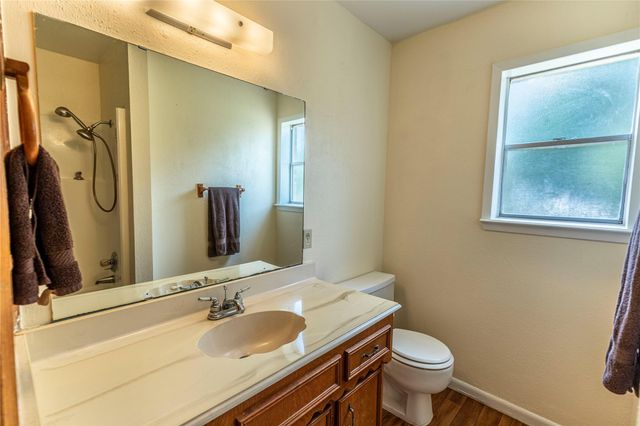 117 Dogwood Trail, Bellville, TX 77418