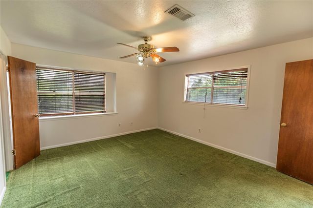 117 Dogwood Trail, Bellville, TX 77418