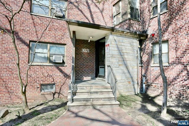 3021 Edwin Avenue 5H, Fort Lee, NJ 07024