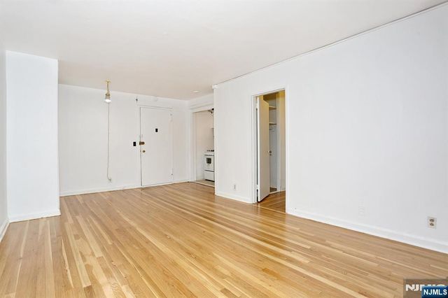 3021 Edwin Avenue 5H, Fort Lee, NJ 07024