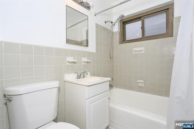 3021 Edwin Avenue 5H, Fort Lee, NJ 07024