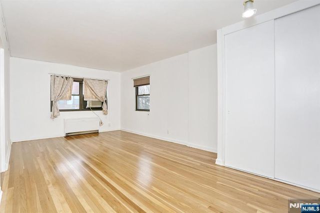 3021 Edwin Avenue 5H, Fort Lee, NJ 07024