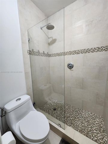 9195 Fontainebleau Blvd 6, Miami, FL 33172