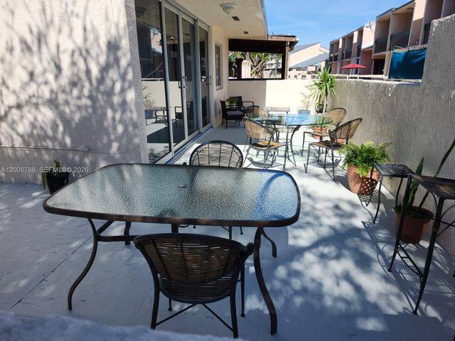 9195 Fontainebleau Blvd 6, Miami, FL 33172