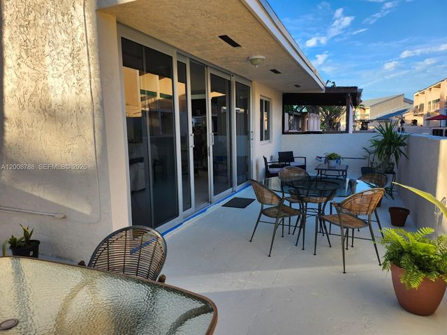 9195 Fontainebleau Blvd 6, Miami, FL 33172