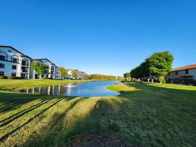 9195 Fontainebleau Blvd 6, Miami, FL 33172