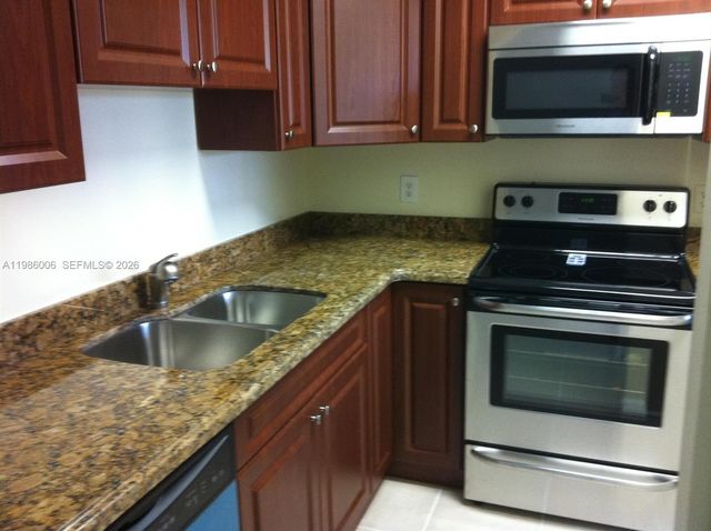 16304 Glenmoor Dr 16304, West Palm Beach, FL 33409