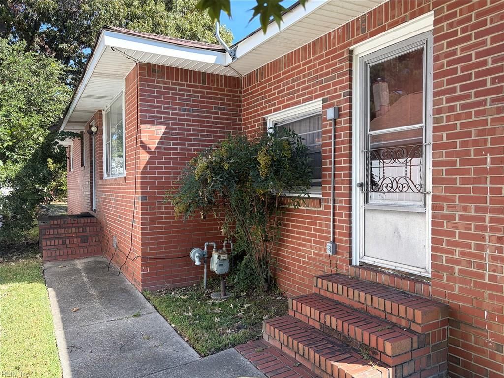 214 W Government AVE, Norfolk, VA 23503