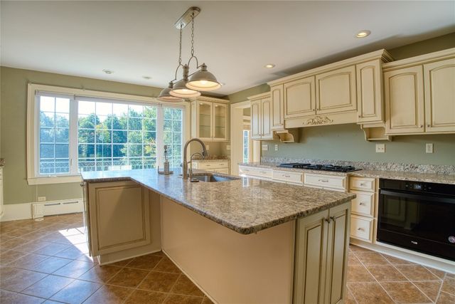 5201 W 38TH Street, Erie, PA 16506