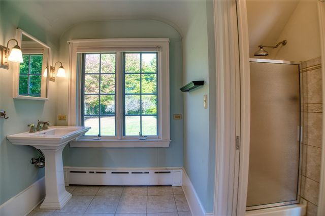 5201 W 38TH Street, Erie, PA 16506