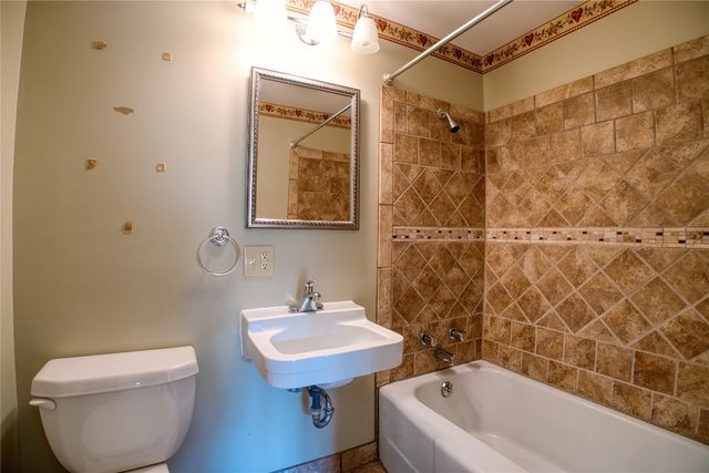 5201 W 38TH Street, Erie, PA 16506