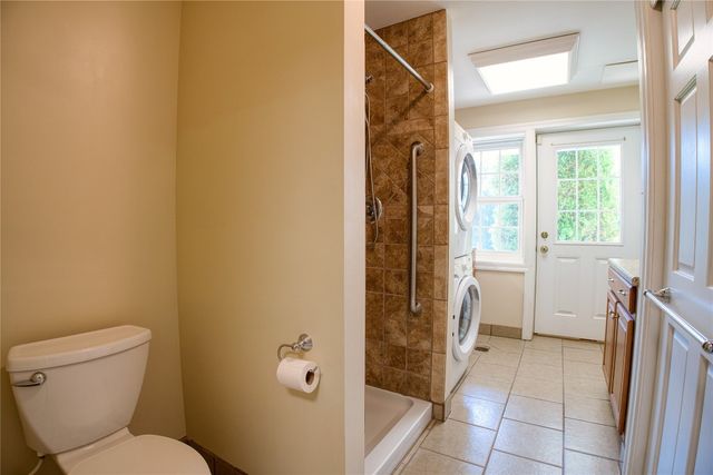 5201 W 38TH Street, Erie, PA 16506