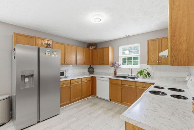 115 Logston Heights, Berea, KY 40403