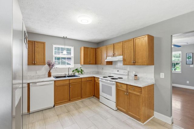 115 Logston Heights, Berea, KY 40403