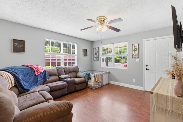 115 Logston Heights, Berea, KY 40403
