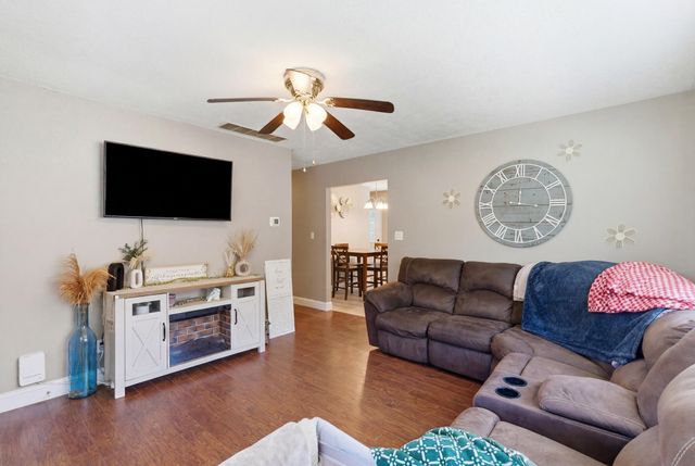 115 Logston Heights, Berea, KY 40403