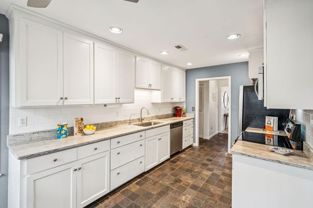 666 Poaug Lane, Mount Pleasant, SC 29464