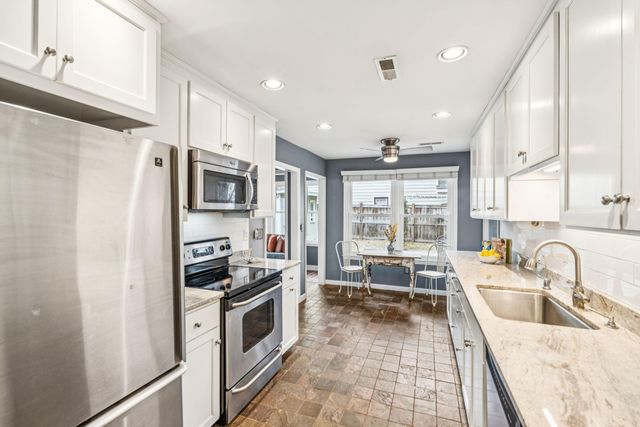 666 Poaug Lane, Mount Pleasant, SC 29464