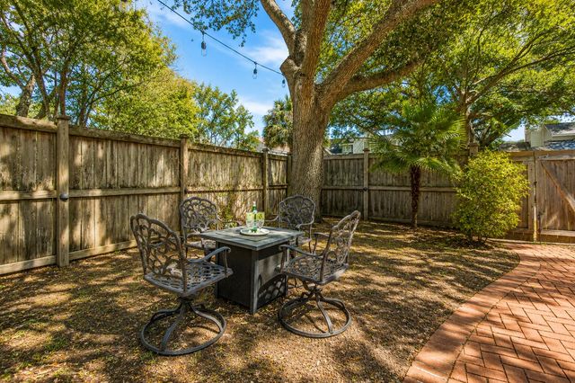 666 Poaug Lane, Mount Pleasant, SC 29464
