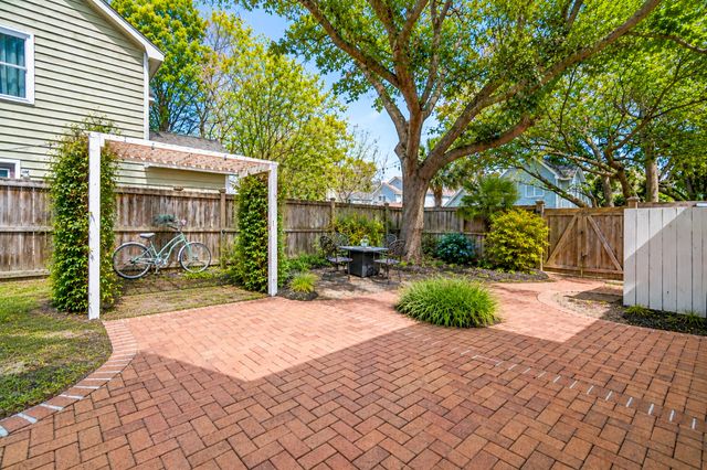 666 Poaug Lane, Mount Pleasant, SC 29464