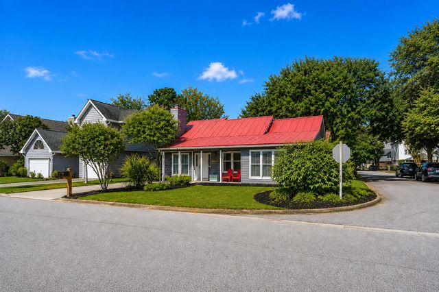 666 Poaug Lane, Mount Pleasant, SC 29464