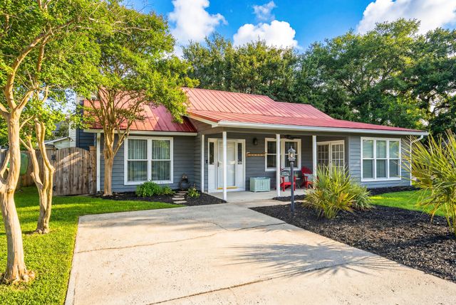666 Poaug Lane, Mount Pleasant, SC 29464
