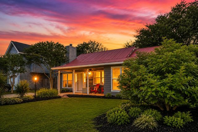 666 Poaug Lane, Mount Pleasant, SC 29464
