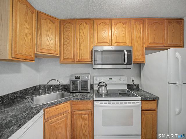 60 MEETINGHOUSE Village 08, Meriden, CT 06450