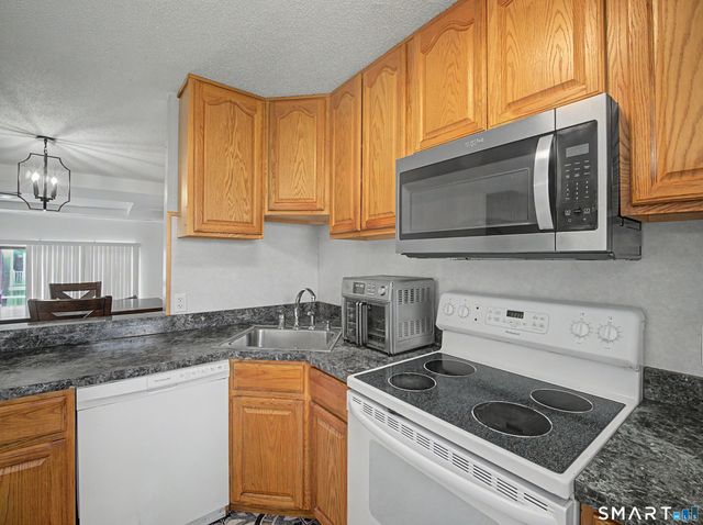 60 MEETINGHOUSE Village 08, Meriden, CT 06450