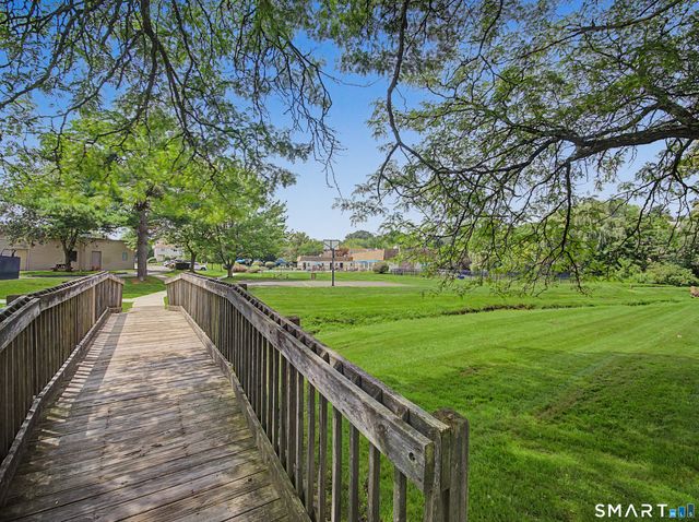 60 MEETINGHOUSE Village 08, Meriden, CT 06450