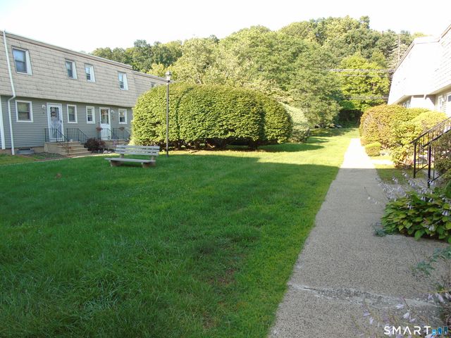 60 MEETINGHOUSE Village 08, Meriden, CT 06450