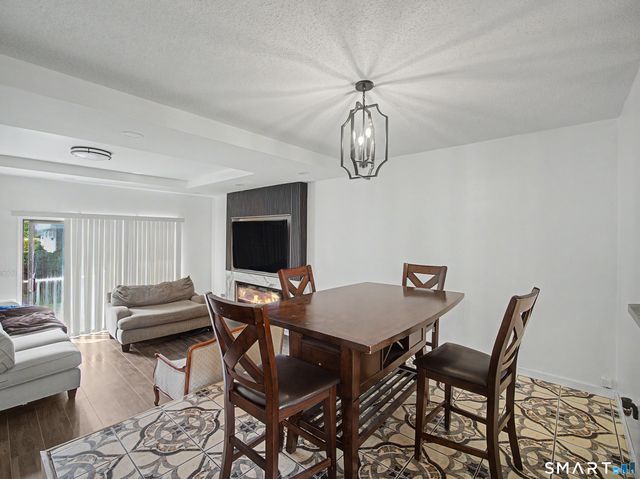 60 MEETINGHOUSE Village 08, Meriden, CT 06450