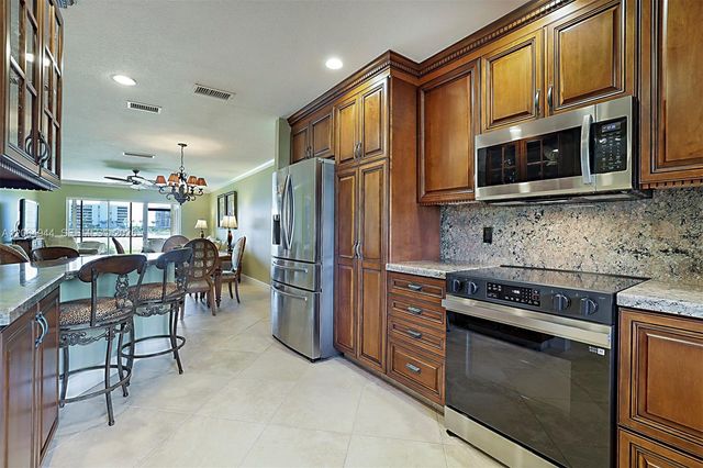 100 Intracoastal Pl 102, Jupiter, FL 33469