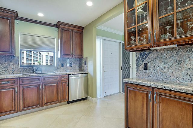 100 Intracoastal Pl 102, Jupiter, FL 33469