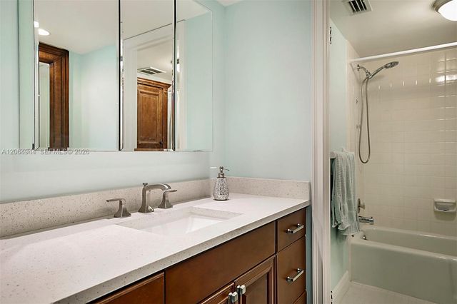 100 Intracoastal Pl 102, Jupiter, FL 33469
