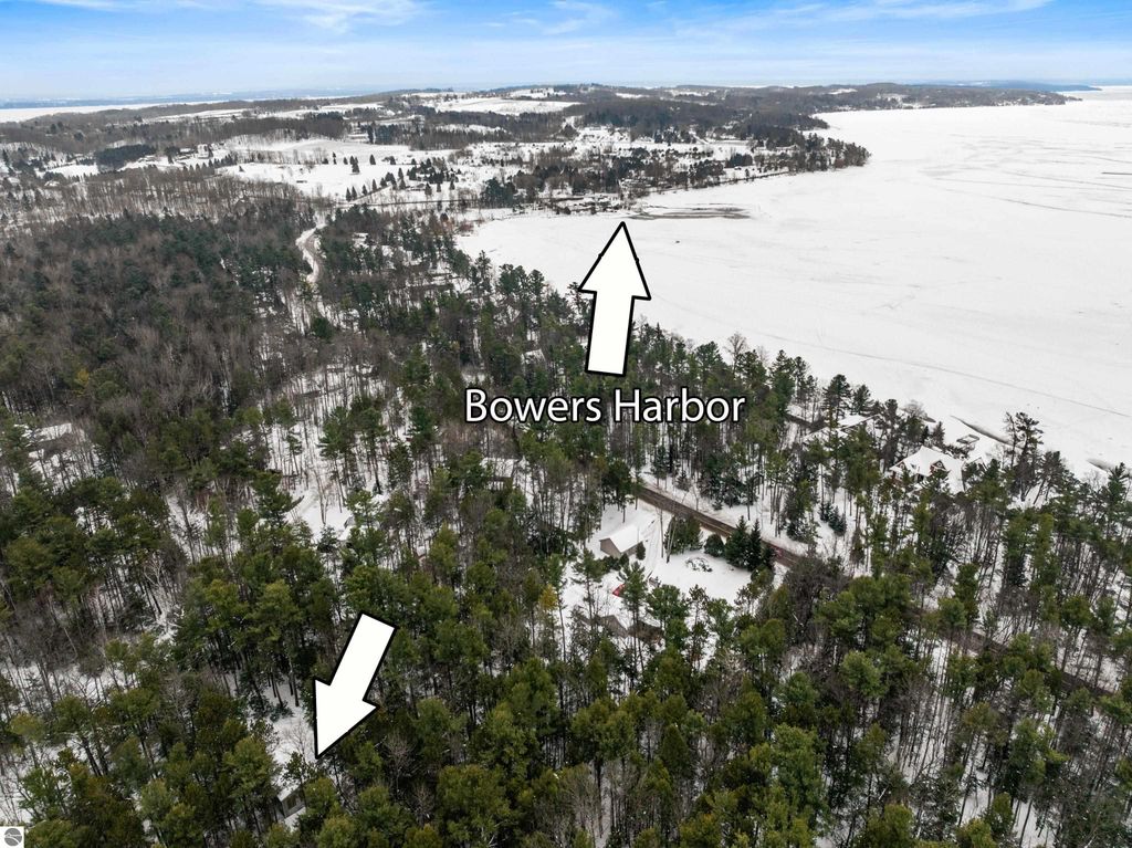 Image 11 of property listing at 14607 Pyatt Road, Traverse City, MI 49686