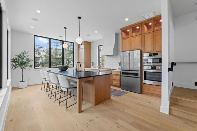 2526 Spring LN, Austin, TX 78703