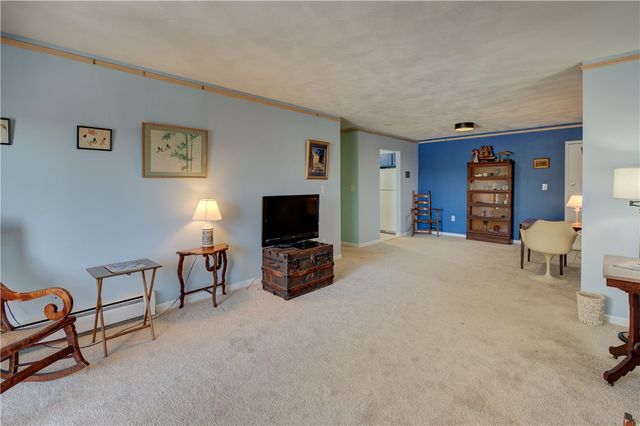 752 Quaker Lane A210, Warwick, RI 02818