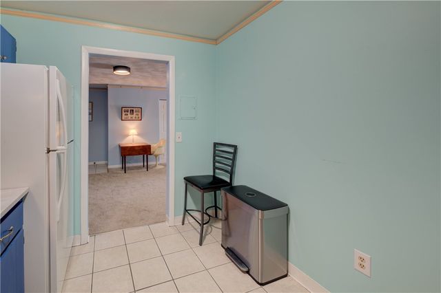 752 Quaker Lane A210, Warwick, RI 02818