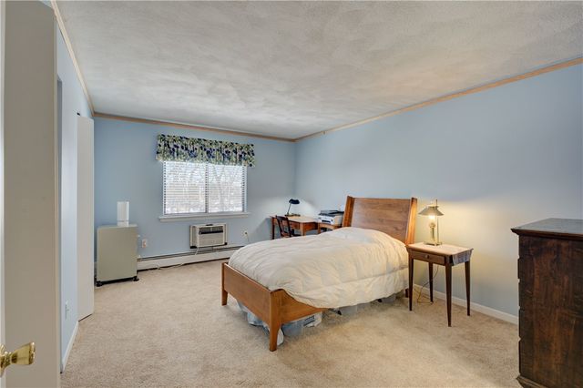 752 Quaker Lane A210, Warwick, RI 02818