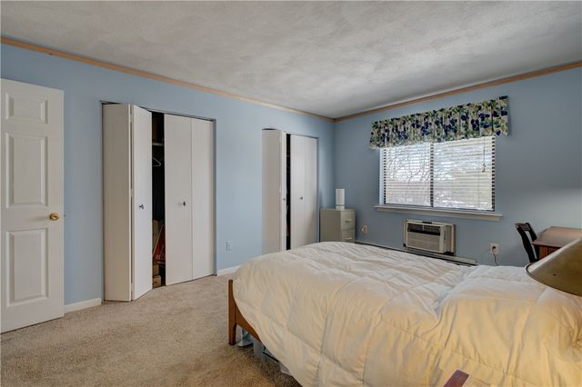 752 Quaker Lane A210, Warwick, RI 02818