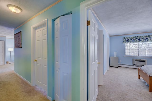 752 Quaker Lane A210, Warwick, RI 02818