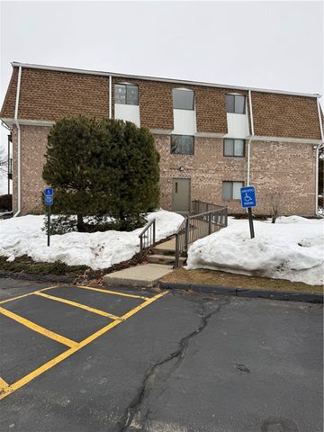 752 Quaker Lane A210, Warwick, RI 02818