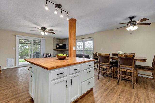 6147 W State Highway Bb, Willard, MO 65781